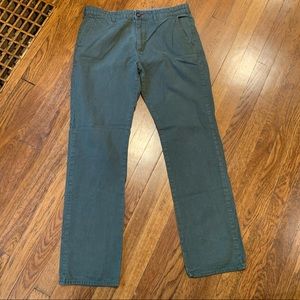 Men’s 32x32 Slim Fit Chino - Forest Green Bullhead